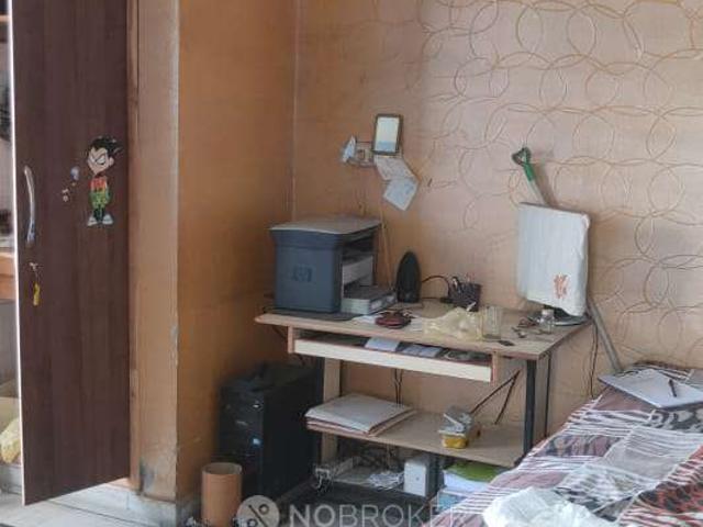 Flat for sale in North Delhi, Deri