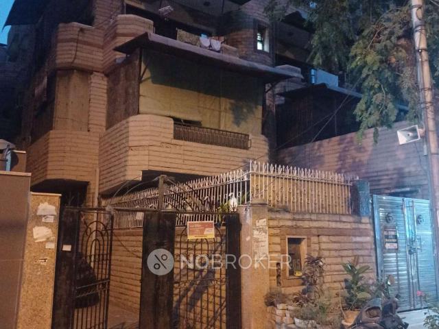 Flat for sale in West Delhi, Deri