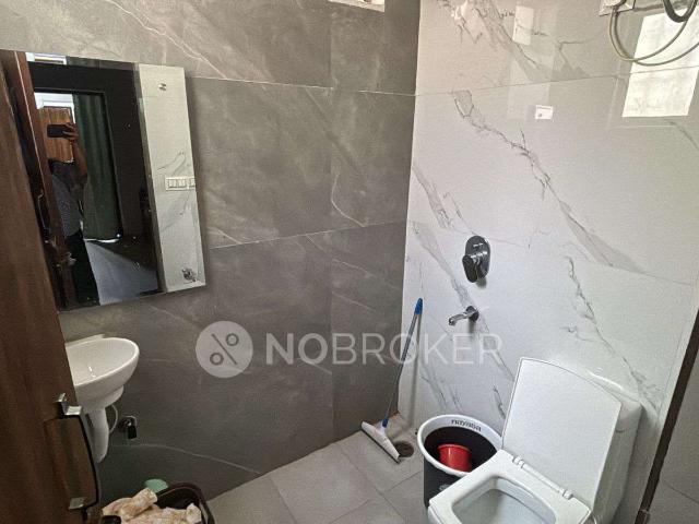 Flat for rent in South Delhi, Deri