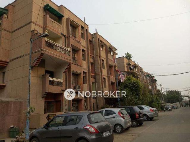 Flat for sale in North Delhi, Deri