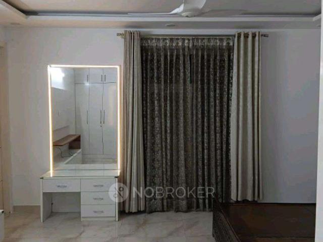 Flat for rent in Deri