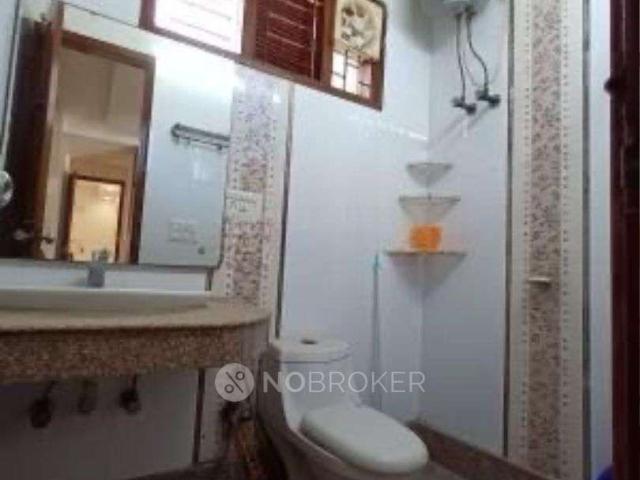 Flat for sale in West Delhi, Deri