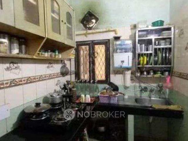 Flat for sale in West Delhi, Deri