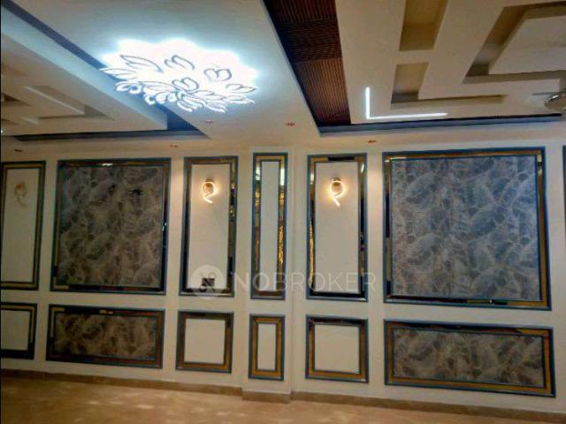 Flat for sale in East Delhi, Deri