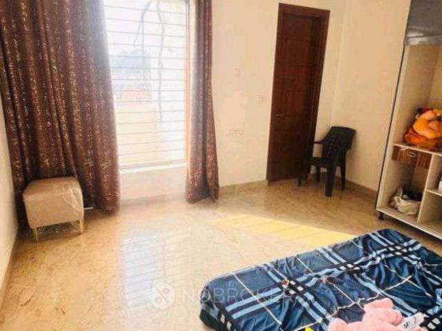 Flat for rent in Sector 8, Faridabad