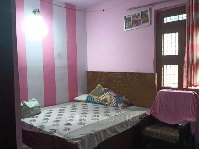 Flat for sale in East Delhi, Deri