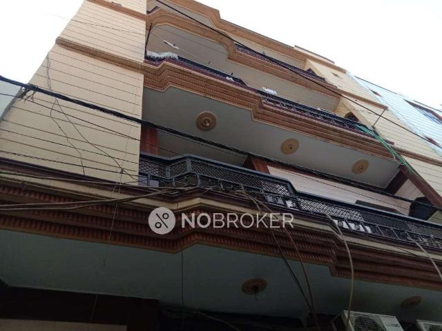 Flat for sale in West Delhi, Deri