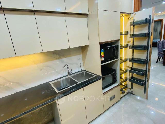 Flat for rent in Deri