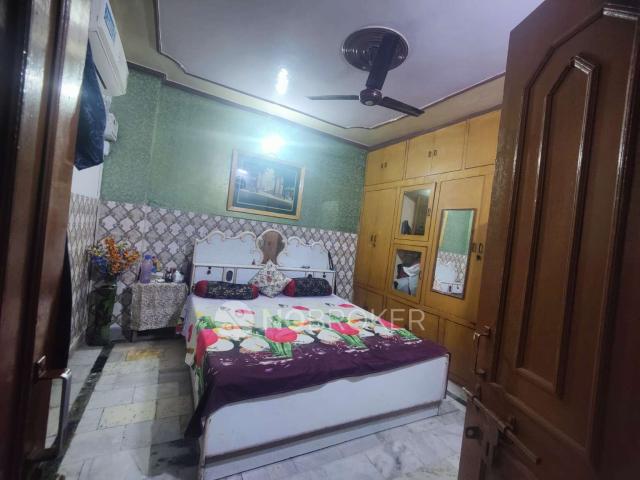 Property for rent in East Delhi, Deri