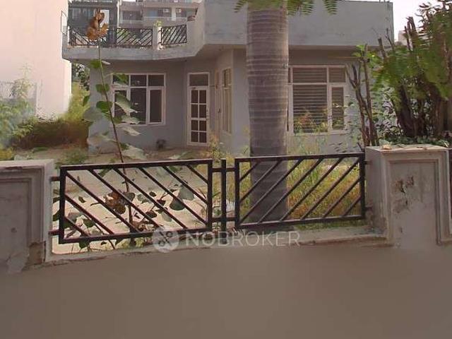 Property for rent in Hariana