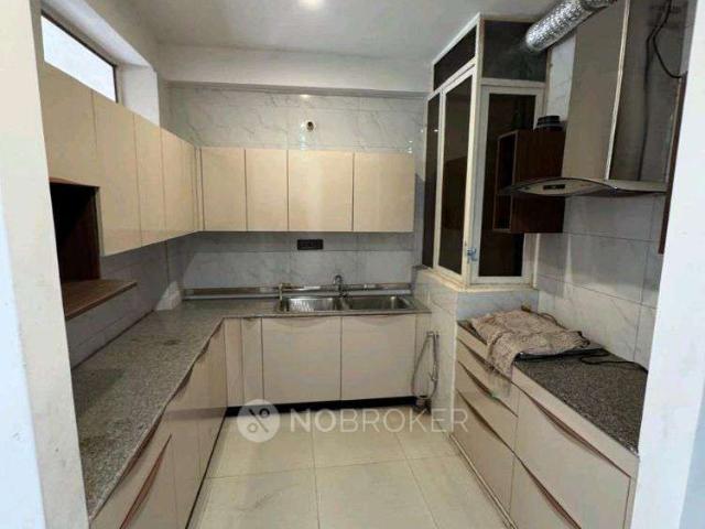 Property for rent in New Delhi, Delhi