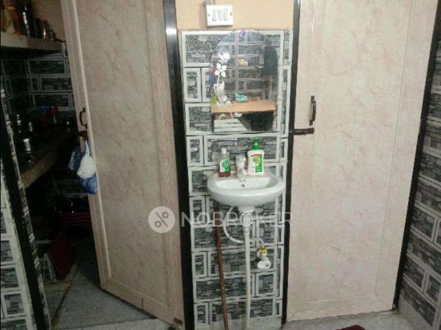 House for sale in North East Delhi, Deri