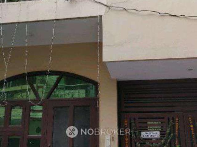 House for sale in Hariana