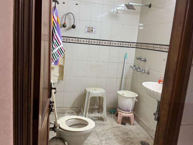 House for sale in South West Delhi, Deri