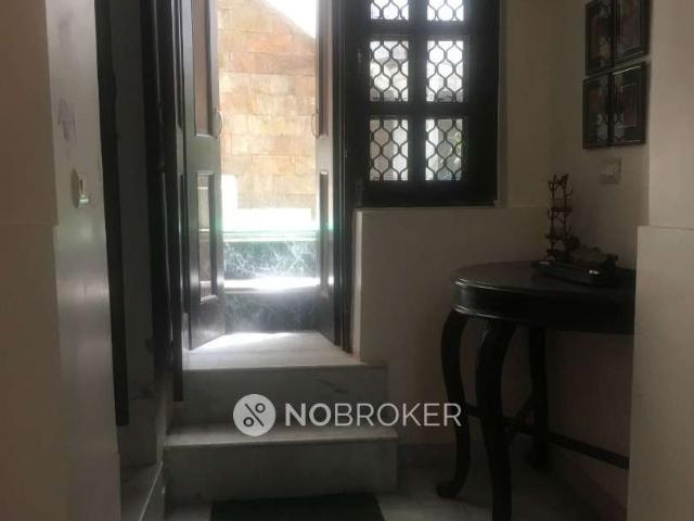 House for sale in Central Delhi, Deri