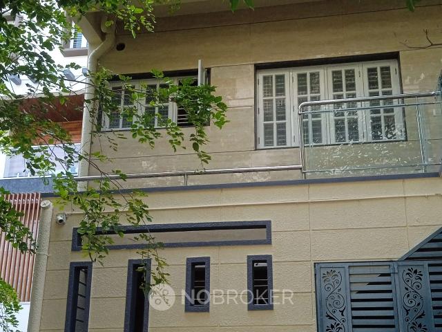 House for sale in Bangalore South, Cox Town - Bangalore