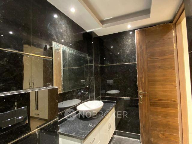 House for sale in West Delhi, Deri