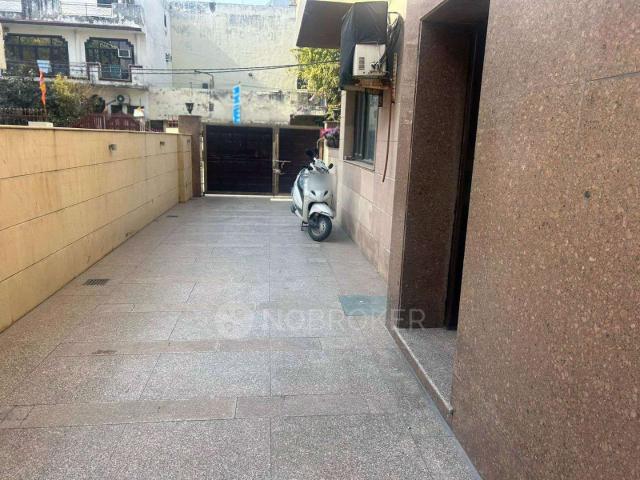 House for sale in West Delhi, Deri