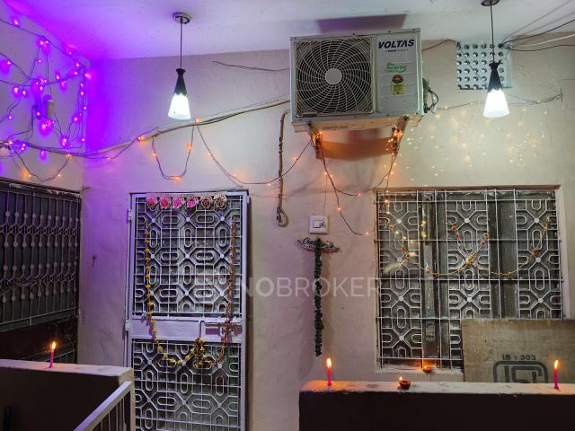 House for sale in West Delhi, Deri