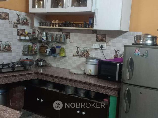 House for sale in North East Delhi, Deri