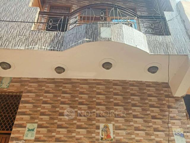 House for sale in North East Delhi, Deri