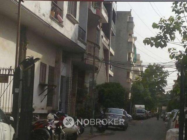 House for sale in West Delhi, Deri
