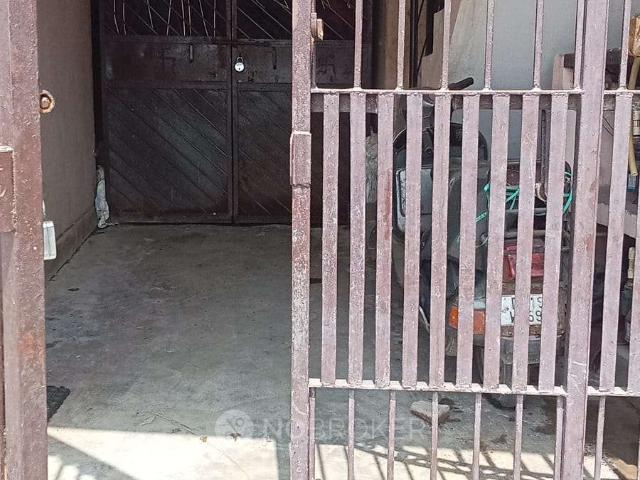 House for sale in East Delhi, Deri