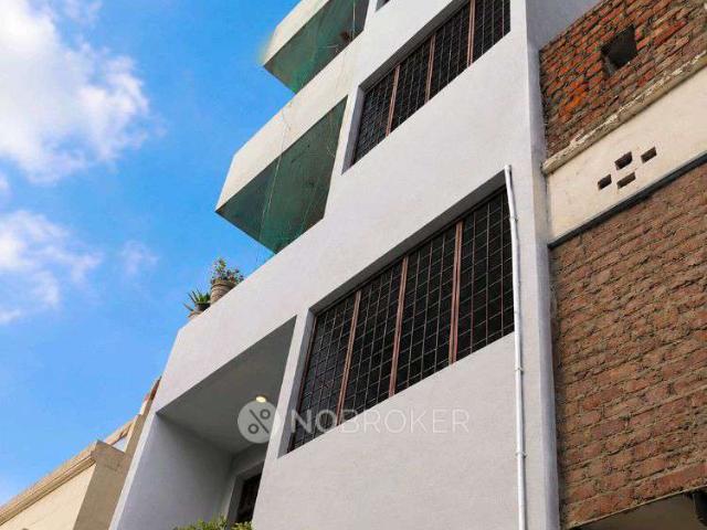 House for sale in South West Delhi, Deri