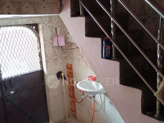 House for sale in West Delhi, Deri