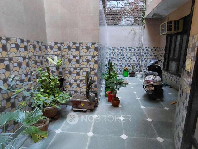 House for sale in Hariana
