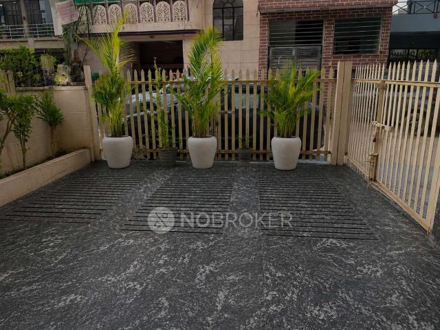 House for sale in Hariana