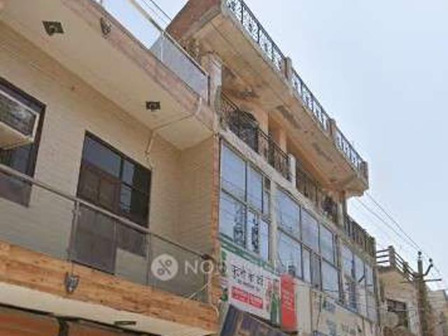 House for sale in Hariana