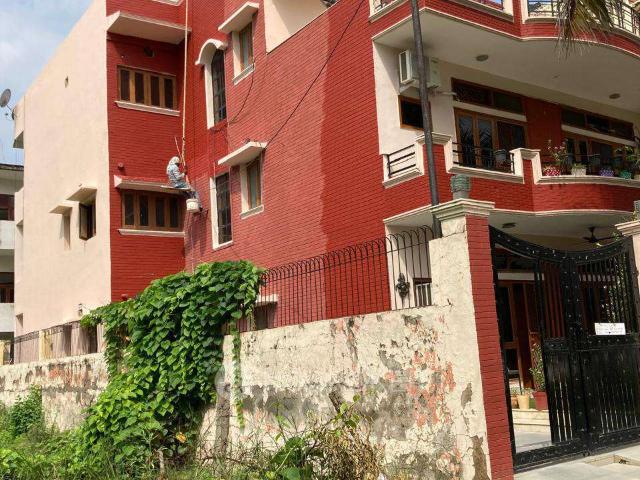 House for sale in Hariana