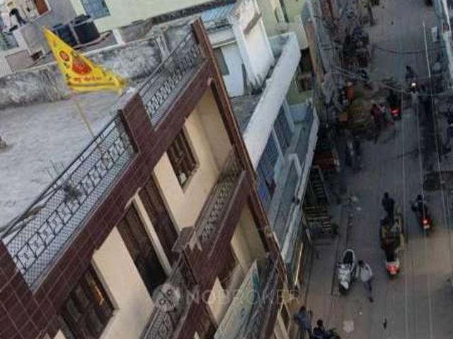 House for sale in West Delhi, Deri