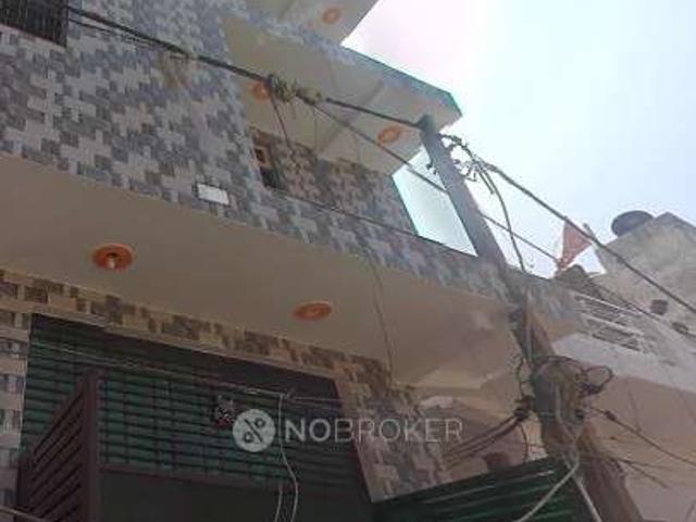 House for sale in Deri