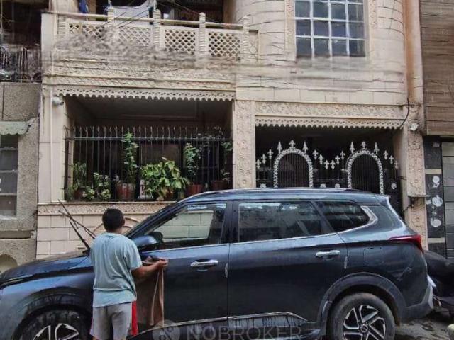 House for sale in North West Delhi, Deri