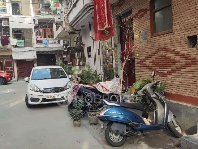 House for sale in North Delhi, Deri
