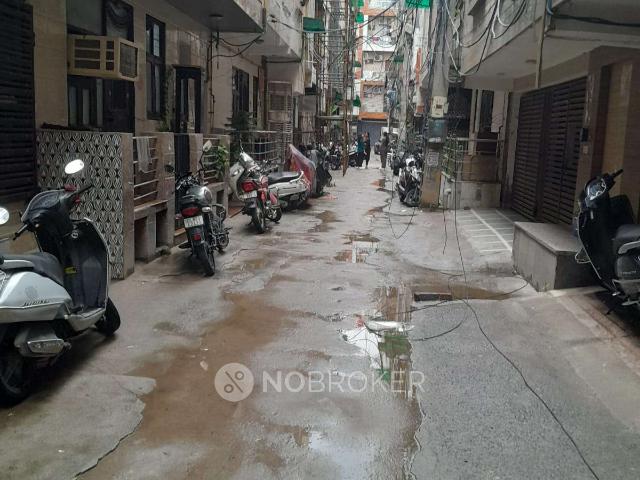 House for sale in North West Delhi, Deri