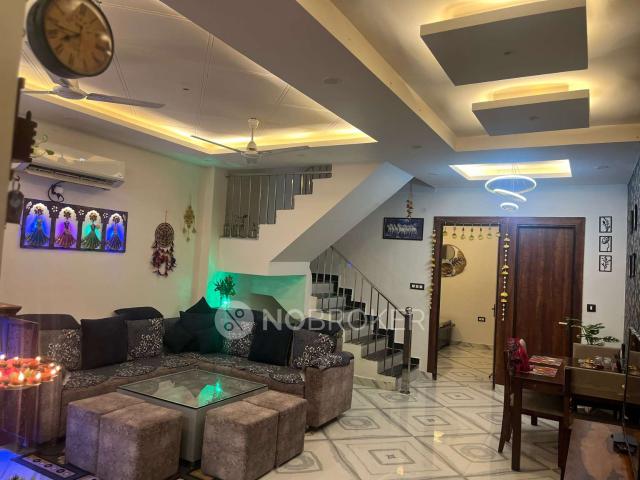 House for sale in Gautam Buddha Nagar, Uttar Pradesh