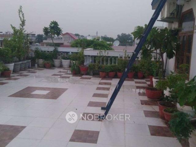 House for sale in Hariana