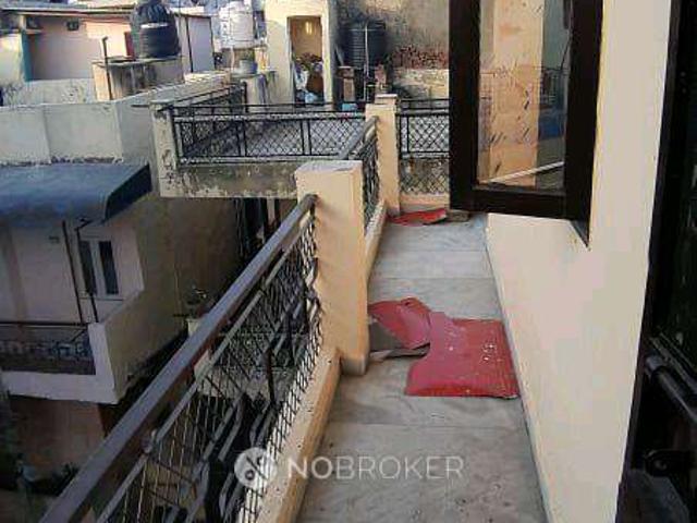 House for sale in North Delhi, Deri