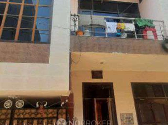 House for sale in Hariana