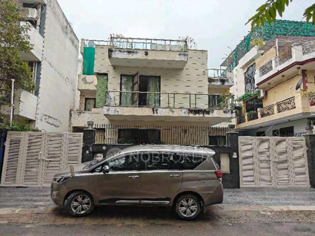 House for sale in Hariana