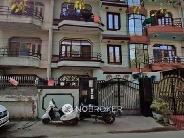 House for sale in Hariana
