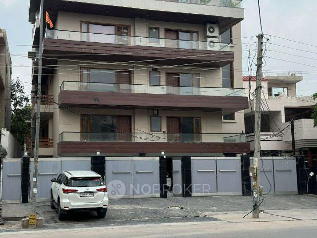 House for sale in Hariana