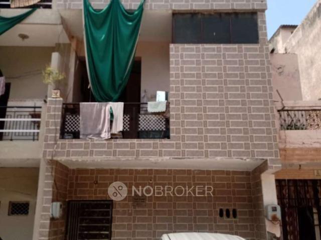 House for sale in Hariana