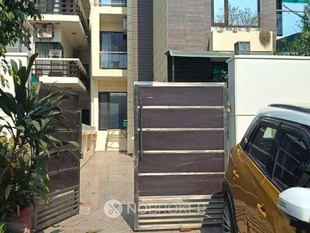 House for sale in Hariana