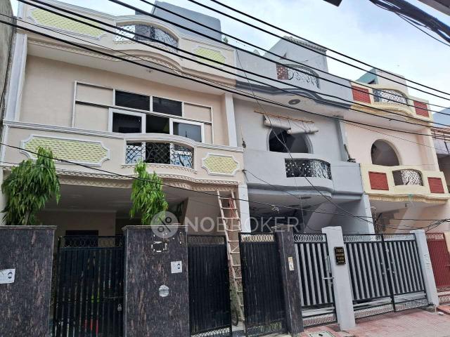 House for sale in Hariana