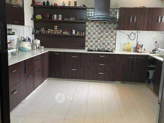 House for sale in Hariana