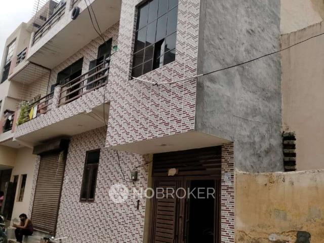 House for sale in Hariana